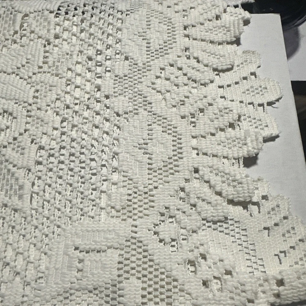 TABLE RUNNER TABLE CENTER DOILY 42